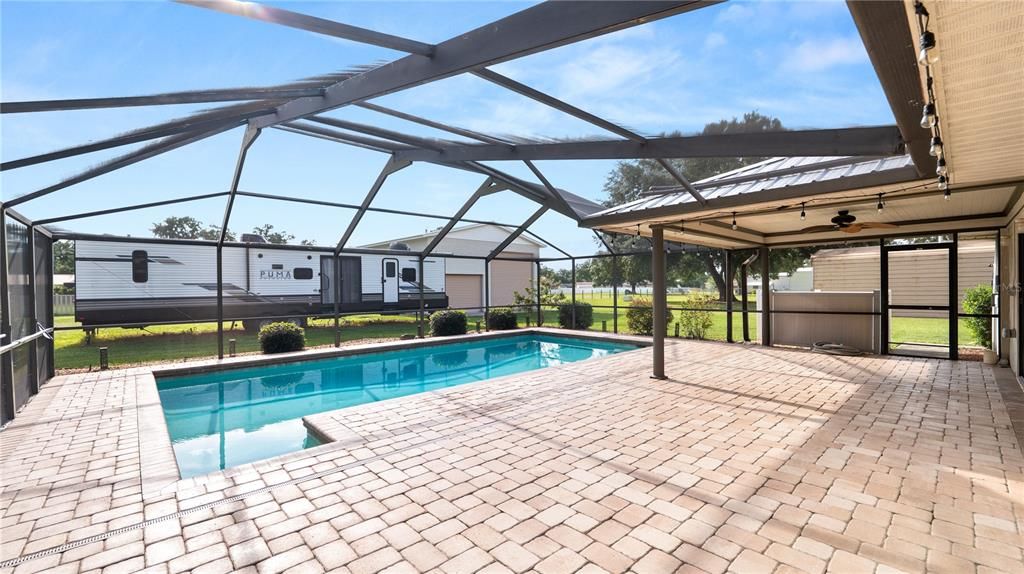 Active With Contract: $475,000 (3 beds, 2 baths, 1654 Square Feet)