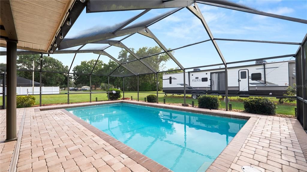 Active With Contract: $475,000 (3 beds, 2 baths, 1654 Square Feet)