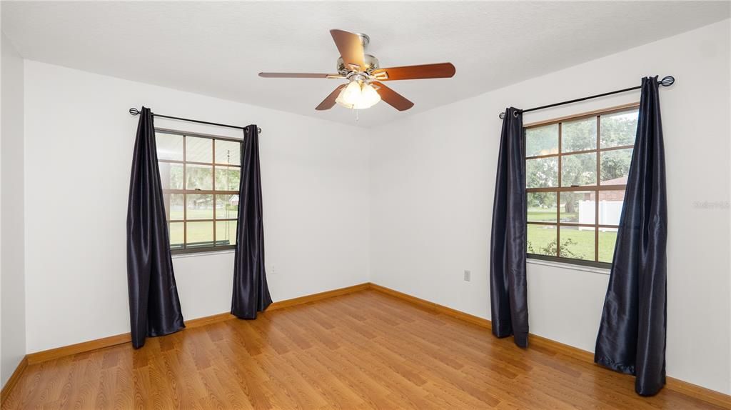 Active With Contract: $475,000 (3 beds, 2 baths, 1654 Square Feet)