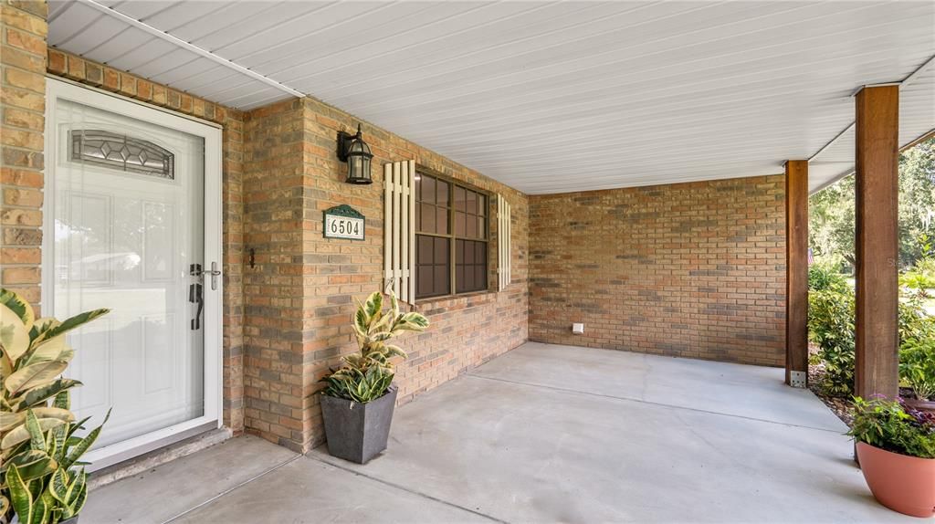 Active With Contract: $475,000 (3 beds, 2 baths, 1654 Square Feet)