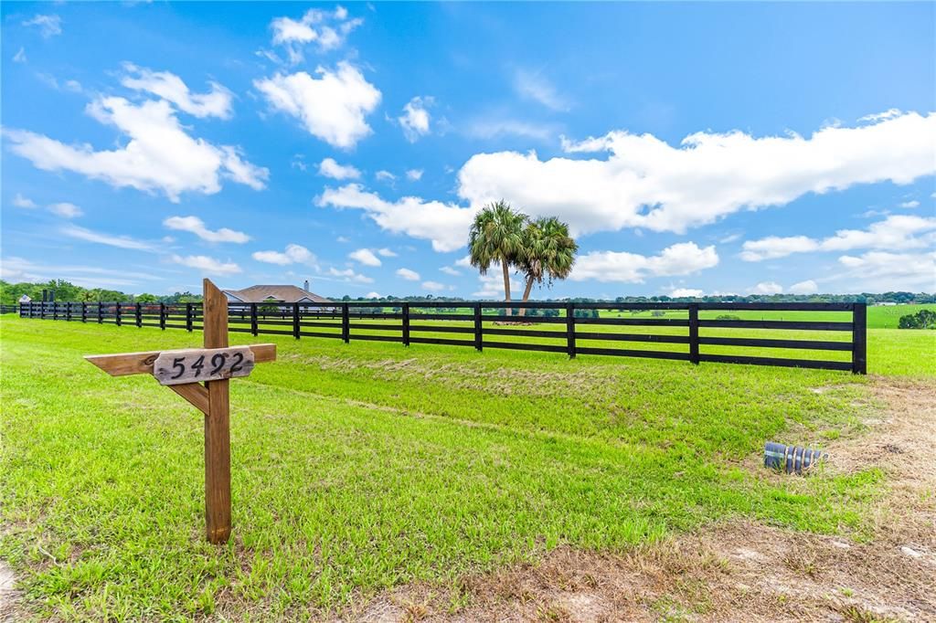 合同活跃: $285,000 (4.21 acres)