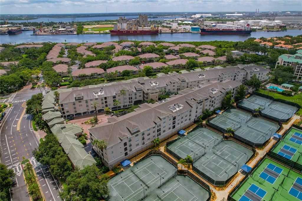 На продажу: $487,500 (2 спален, 2 ванн, 1459 Квадратных фут)