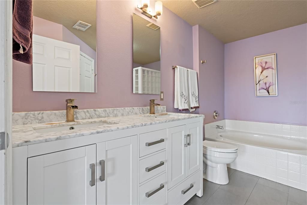 На продажу: $487,500 (2 спален, 2 ванн, 1459 Квадратных фут)