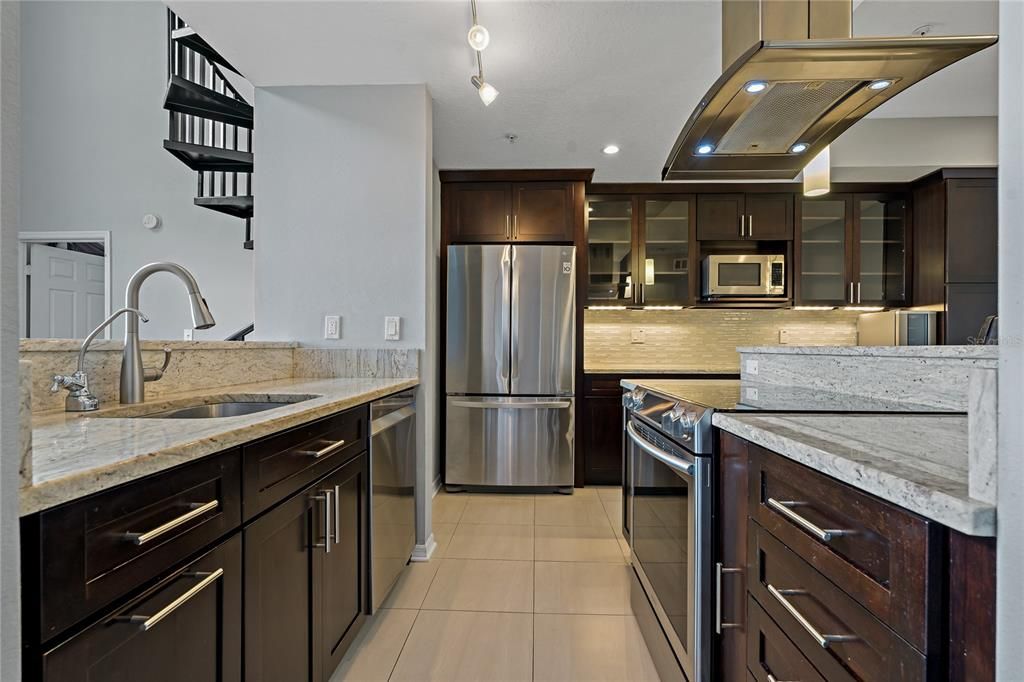 На продажу: $487,500 (2 спален, 2 ванн, 1459 Квадратных фут)