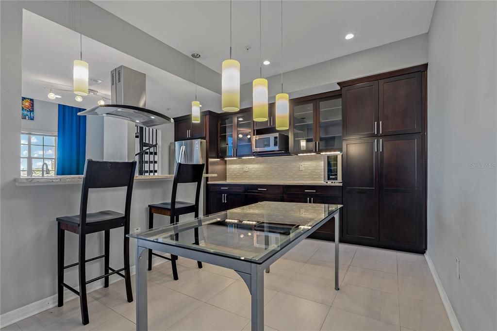 На продажу: $487,500 (2 спален, 2 ванн, 1459 Квадратных фут)