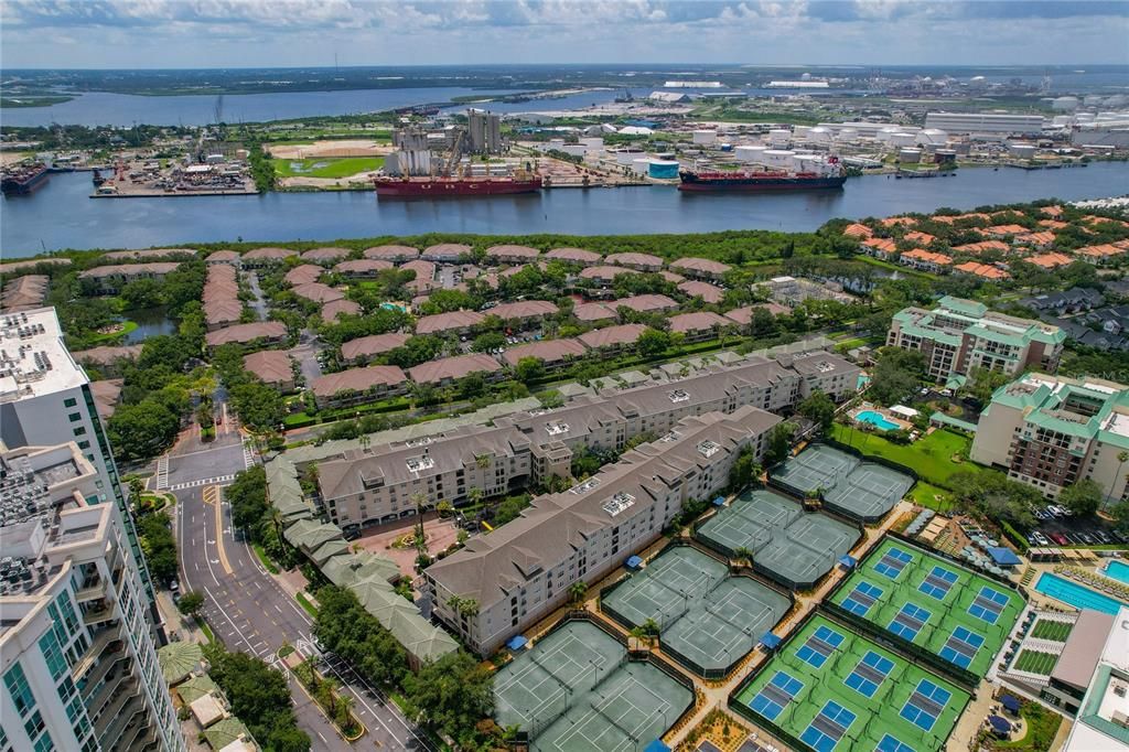 На продажу: $487,500 (2 спален, 2 ванн, 1459 Квадратных фут)