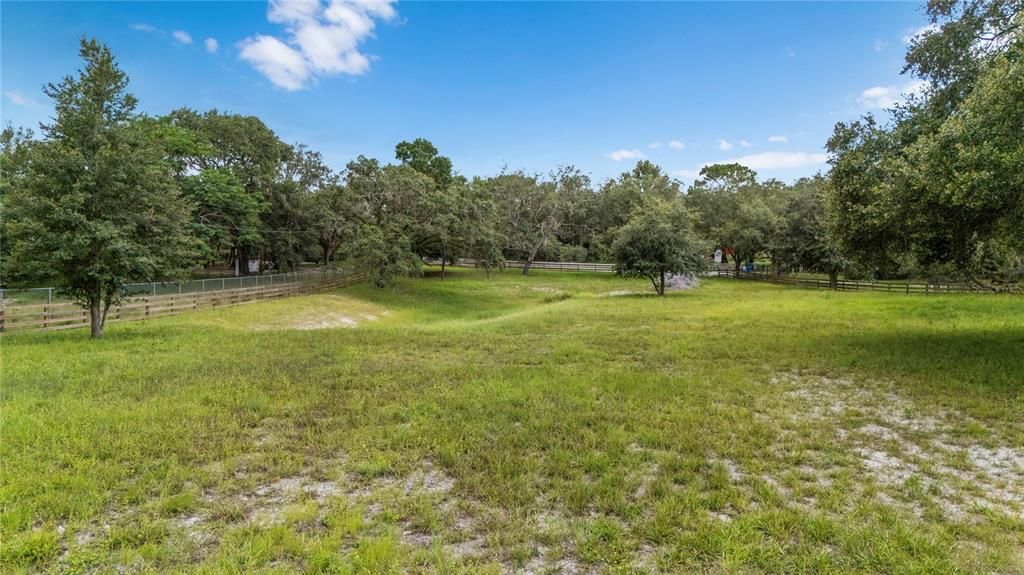 合同活跃: $180,000 (2.14 acres)