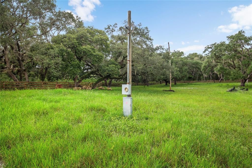 合同活跃: $180,000 (2.14 acres)