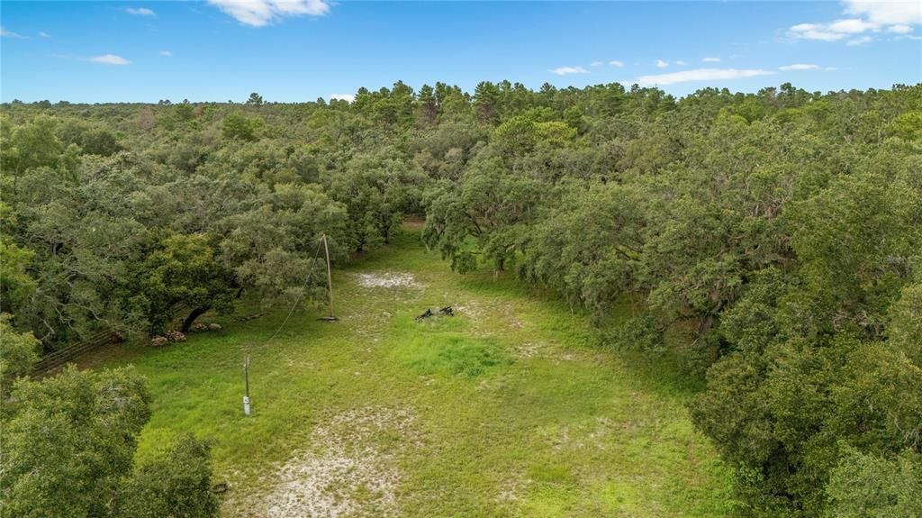 合同活跃: $180,000 (2.14 acres)