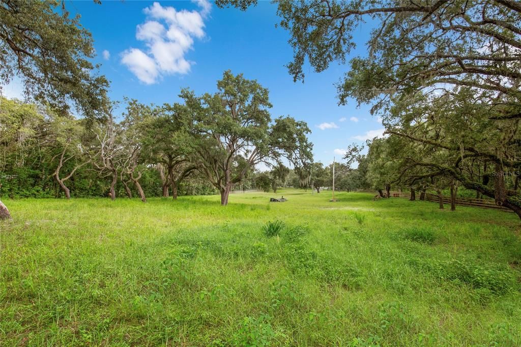 合同活跃: $180,000 (2.14 acres)