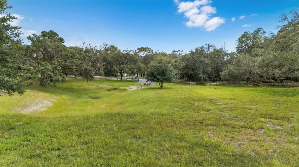 合同活跃: $180,000 (2.14 acres)