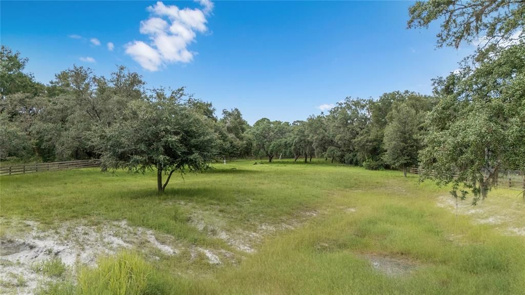 合同活跃: $180,000 (2.14 acres)