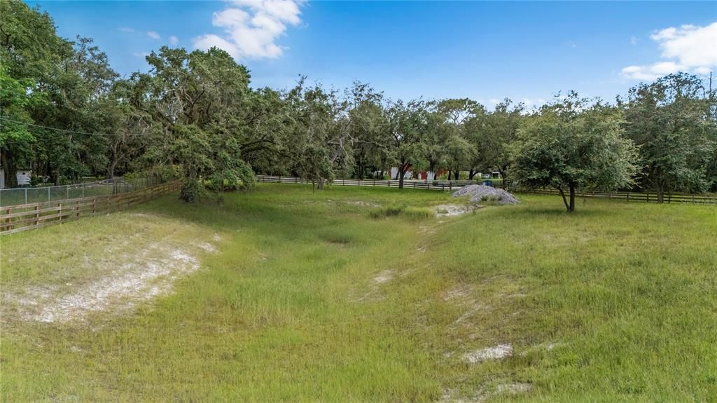 合同活跃: $180,000 (2.14 acres)