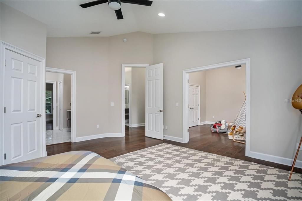 For Sale: $1,890,000 (5 beds, 5 baths, 5343 Square Feet)