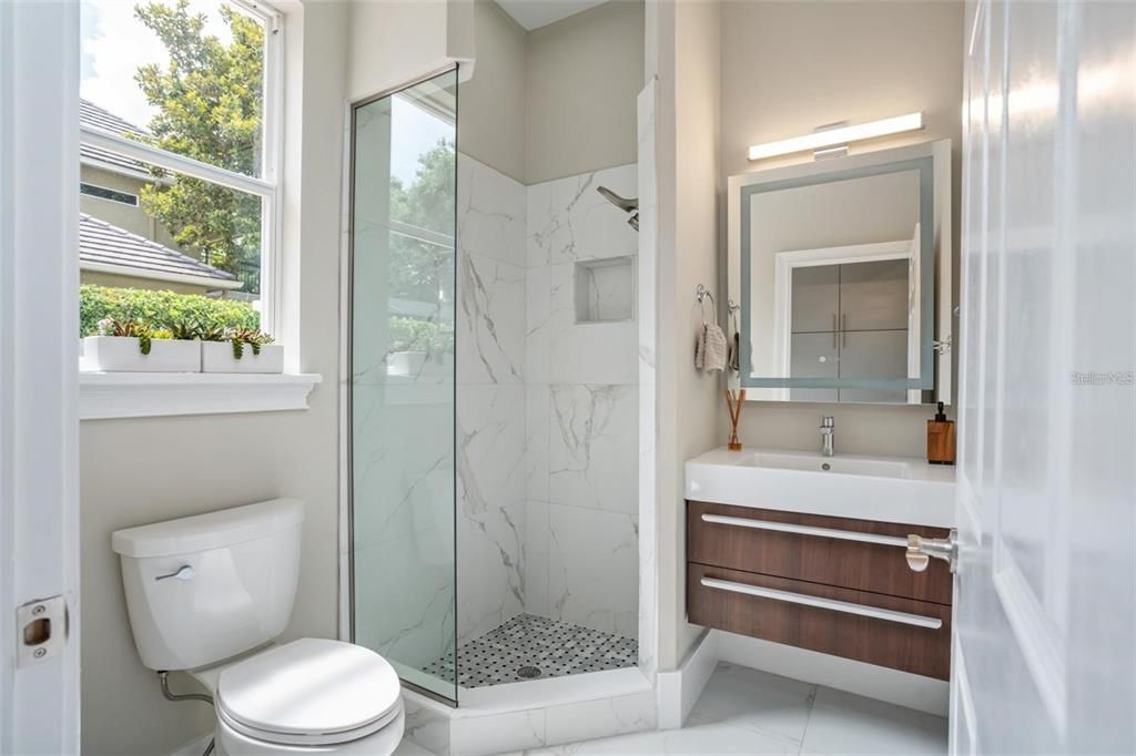 For Sale: $1,890,000 (5 beds, 5 baths, 5343 Square Feet)