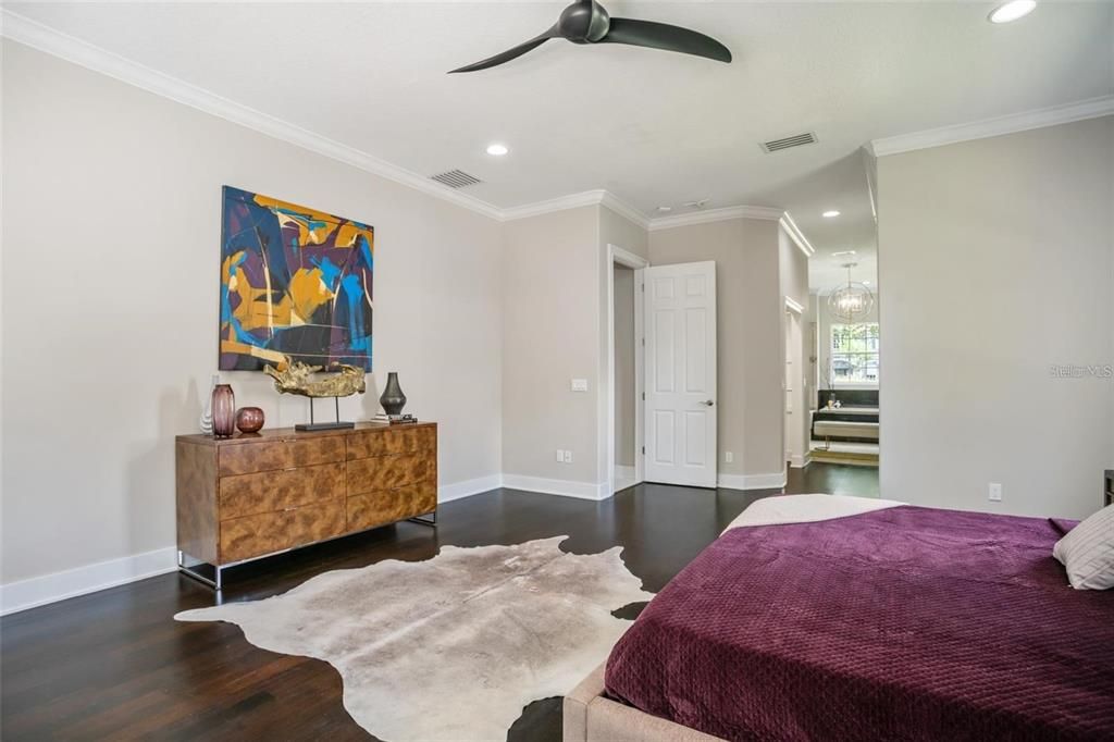 For Sale: $1,890,000 (5 beds, 5 baths, 5343 Square Feet)