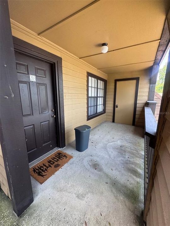 待售: $125,000 (1 贝兹, 1 浴室, 712 平方英尺)