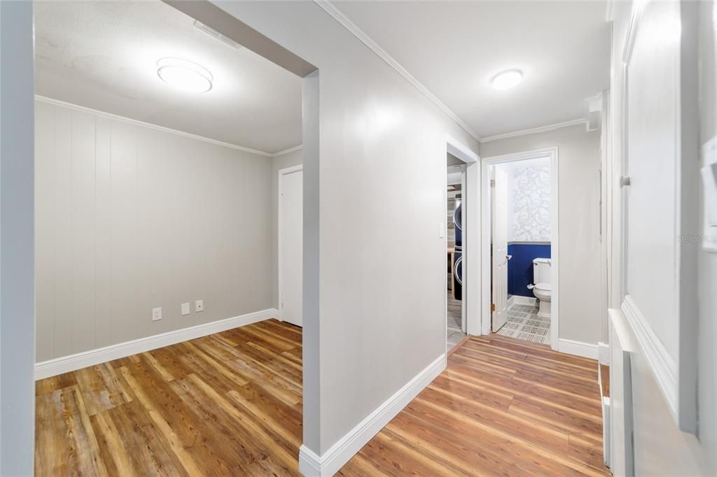 合同活跃: $799,000 (3 贝兹, 2 浴室, 3049 平方英尺)