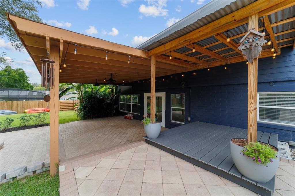 合同活跃: $799,000 (3 贝兹, 2 浴室, 3049 平方英尺)