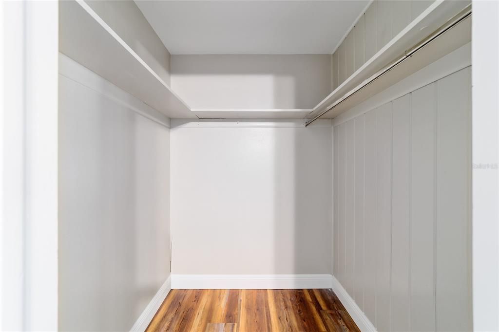 合同活跃: $799,000 (3 贝兹, 2 浴室, 3049 平方英尺)