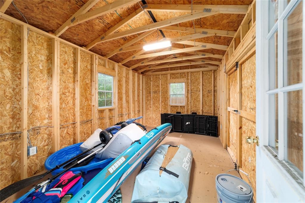 合同活跃: $799,000 (3 贝兹, 2 浴室, 3049 平方英尺)