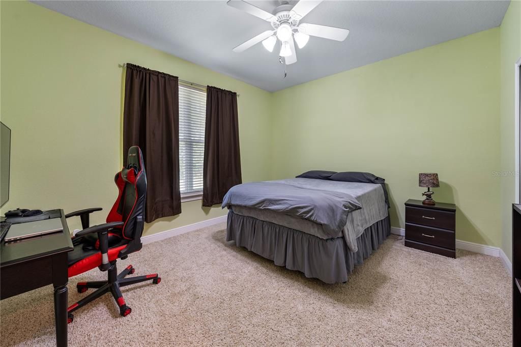 待售: $799,000 (4 贝兹, 3 浴室, 2566 平方英尺)