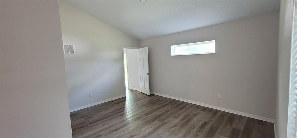 Под контрактом: $252,000 (3 спален, 2 ванн, 1400 Квадратных фут)