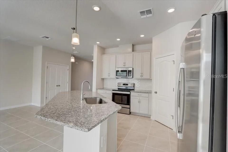 En Venta: $395,000 (3 camas, 2 baños, 1840 Pies cuadrados)