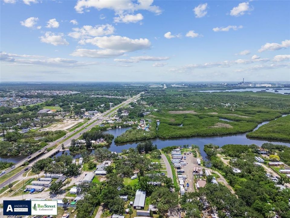 На продажу: $1,399,900 (1.03 acres)