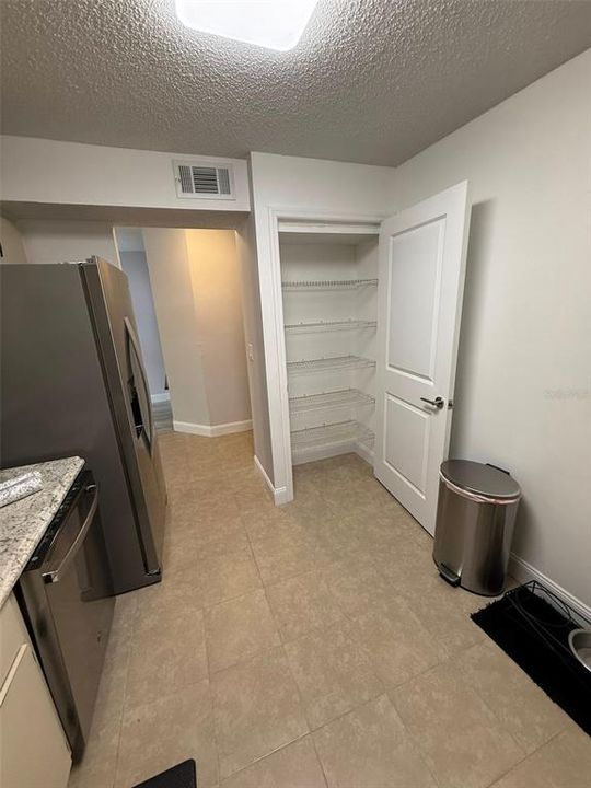 На продажу: $164,900 (2 спален, 2 ванн, 1199 Квадратных фут)