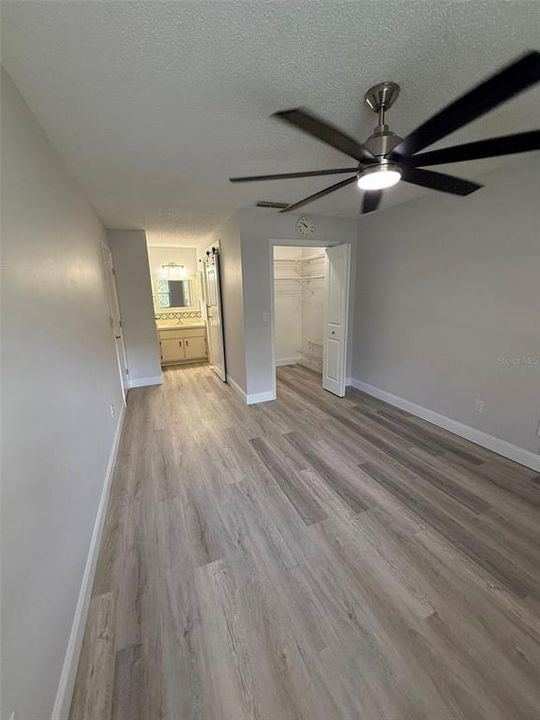 На продажу: $164,900 (2 спален, 2 ванн, 1199 Квадратных фут)