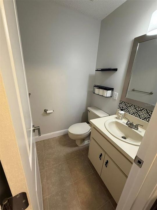 На продажу: $164,900 (2 спален, 2 ванн, 1199 Квадратных фут)