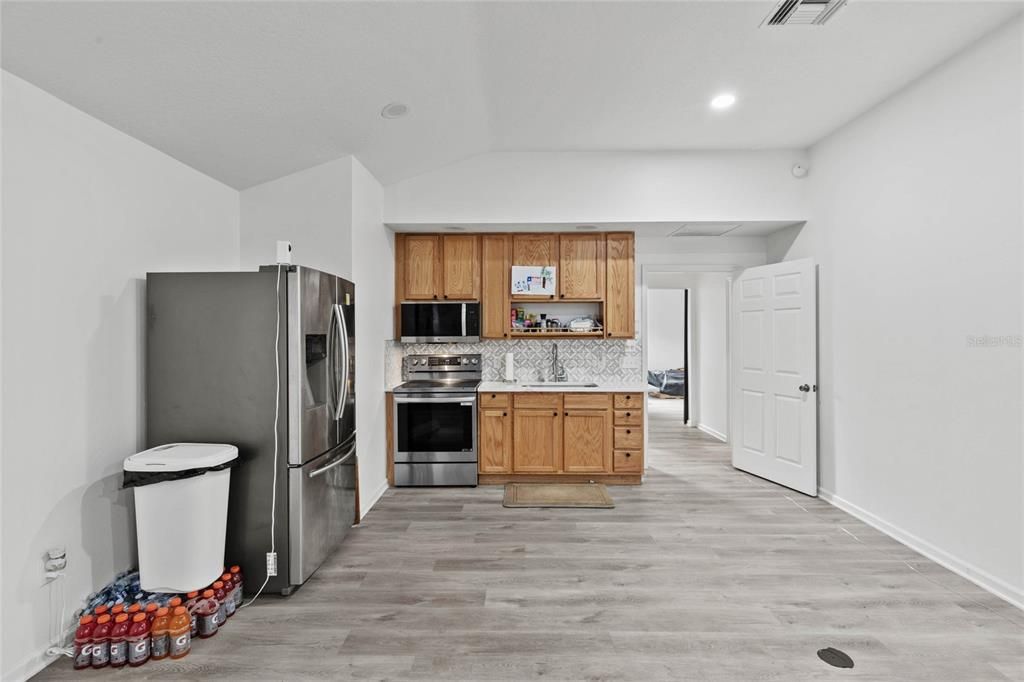 En Venta: $799,900 (4 camas, 3 baños, 2845 Pies cuadrados)