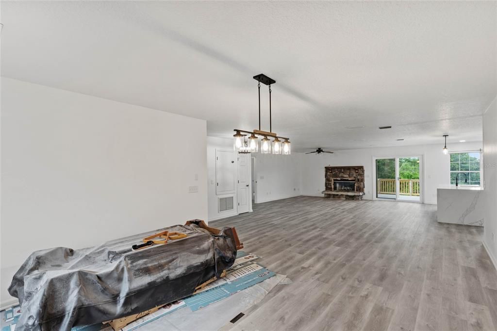 En Venta: $799,900 (4 camas, 3 baños, 2845 Pies cuadrados)