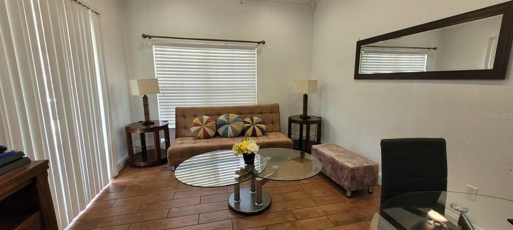 待售: $299,900 (4 贝兹, 3 浴室, 1470 平方英尺)