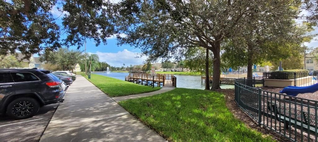 待售: $299,900 (4 贝兹, 3 浴室, 1470 平方英尺)