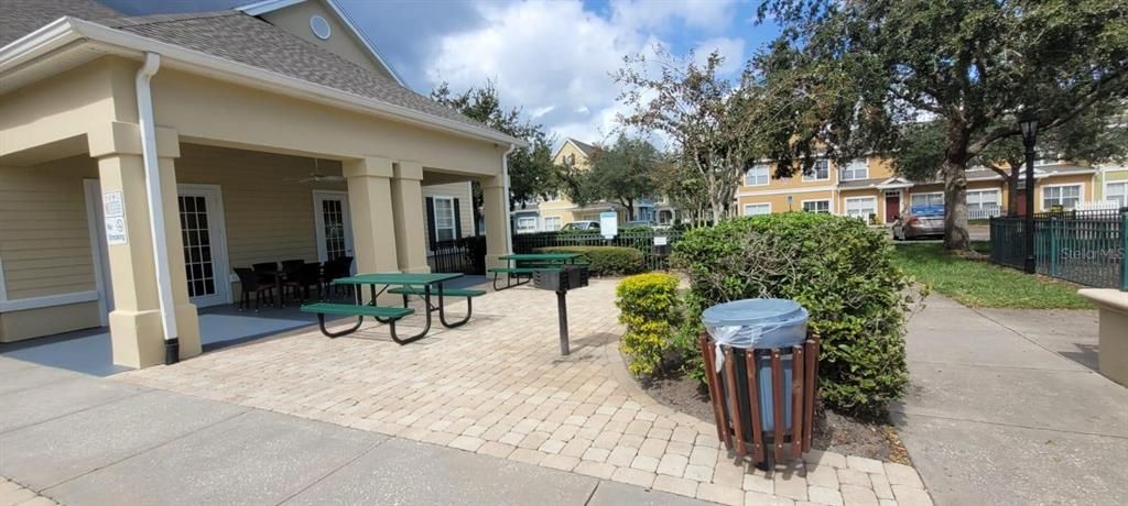 待售: $299,900 (4 贝兹, 3 浴室, 1470 平方英尺)