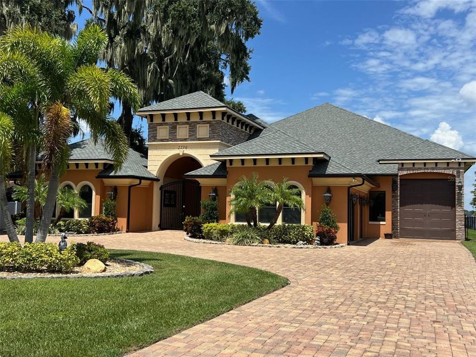 Recently Sold: $1,085,000 (4 beds, 3 baths, 3862 Square Feet)