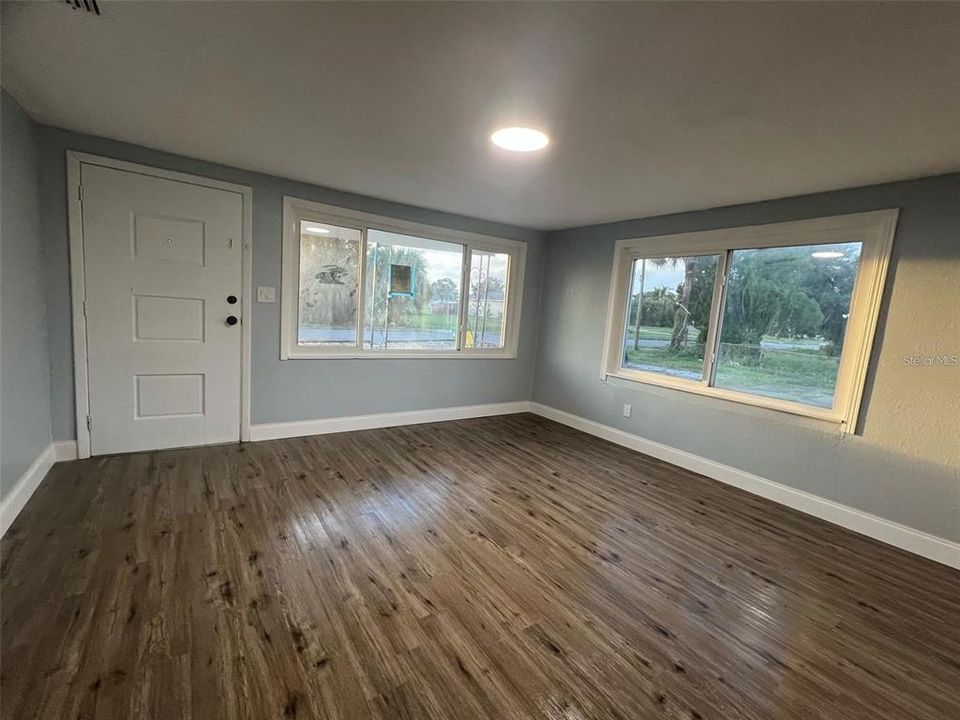 For Rent: $1,800 (3 beds, 2 baths, 1662 Square Feet)