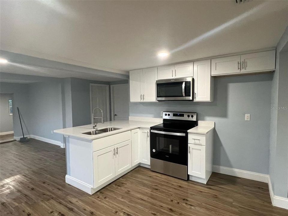 For Rent: $1,800 (3 beds, 2 baths, 1662 Square Feet)