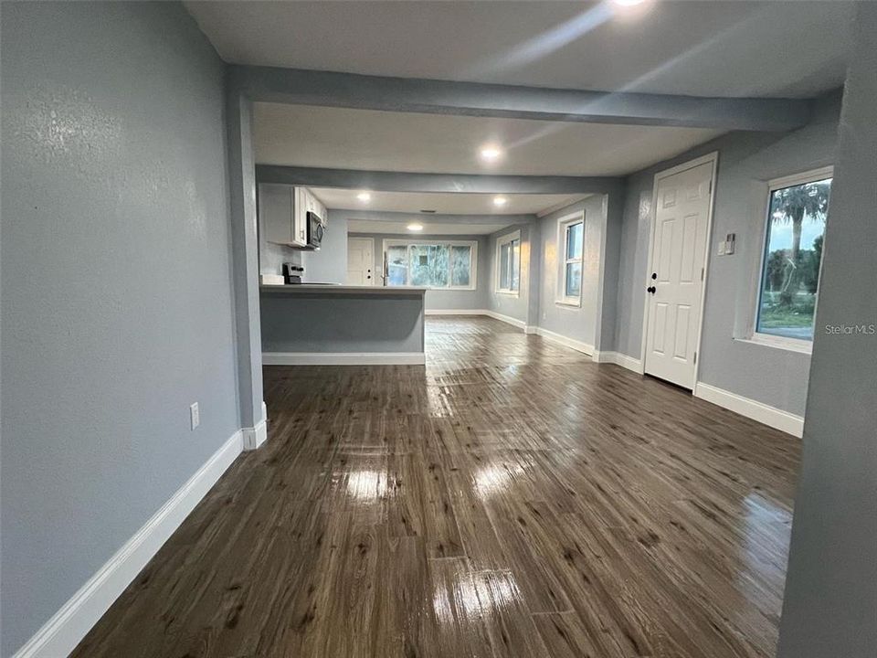 For Rent: $1,800 (3 beds, 2 baths, 1662 Square Feet)