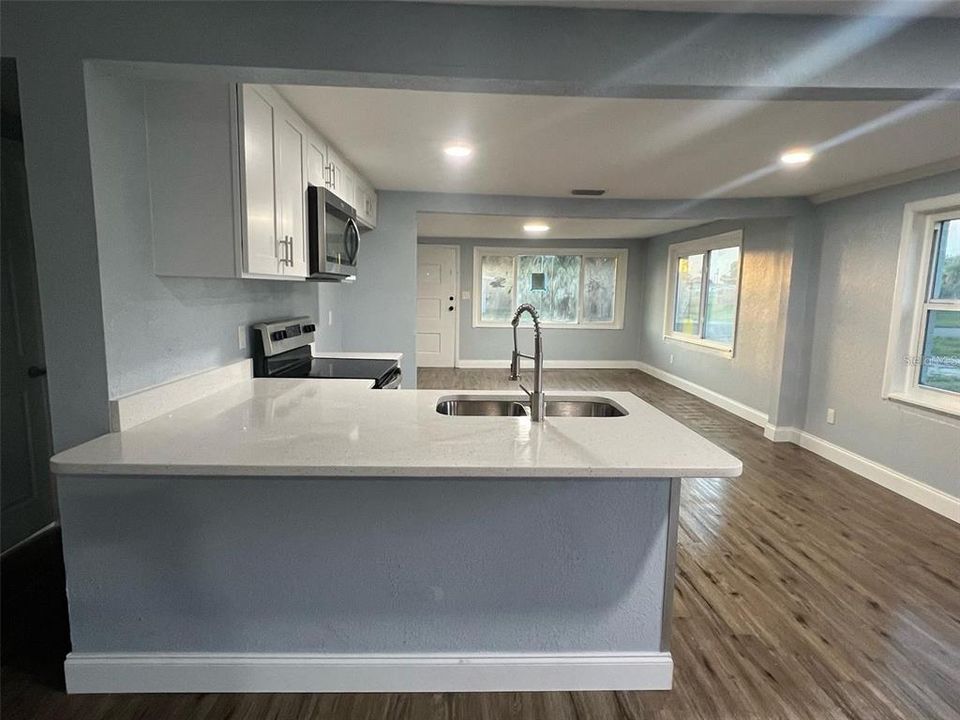 For Rent: $1,800 (3 beds, 2 baths, 1662 Square Feet)