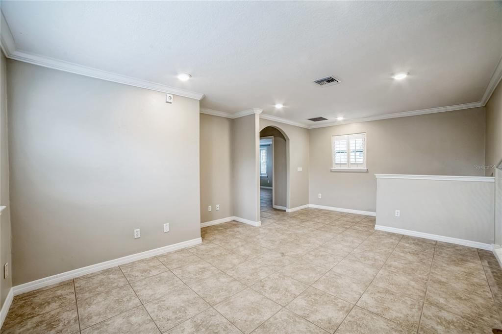 Под контрактом: $3,800 (4 спален, 3 ванн, 3345 Квадратных фут)