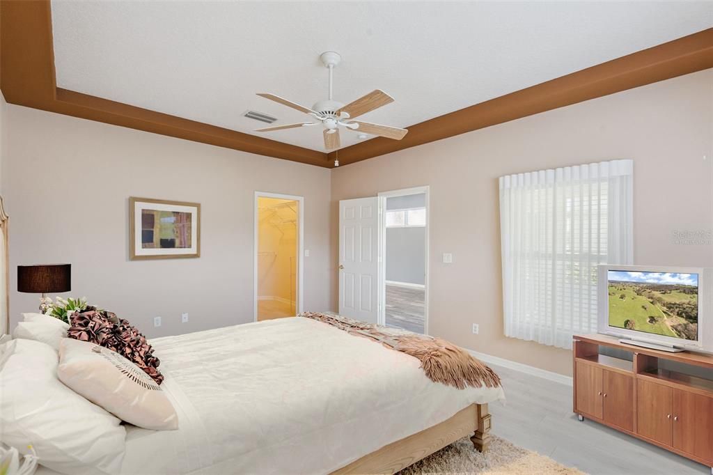 Под контрактом: $299,000 (3 спален, 2 ванн, 1748 Квадратных фут)