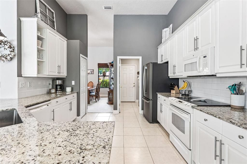 待售: $710,000 (5 贝兹, 3 浴室, 2881 平方英尺)