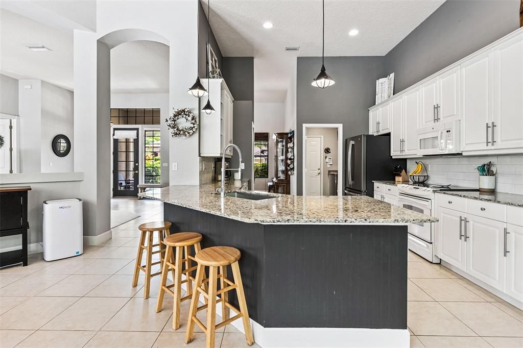 待售: $710,000 (5 贝兹, 3 浴室, 2881 平方英尺)