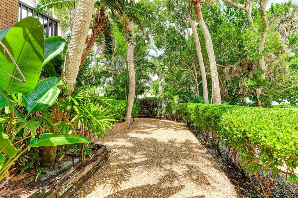 For Rent: $15,000 (3 beds, 3 baths, 1898 Square Feet)