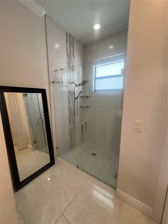 For Rent: $2,300 (3 beds, 2 baths, 1835 Square Feet)