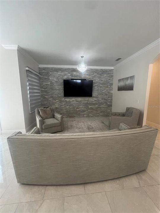 For Rent: $2,300 (3 beds, 2 baths, 1835 Square Feet)