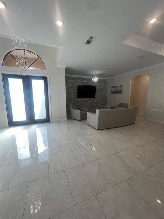 For Rent: $2,300 (3 beds, 2 baths, 1835 Square Feet)